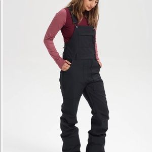Size medium burton women’s Avalon ski pant/bib